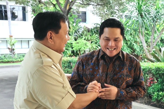 Menhan RI Prabowo Subianto menerima kunjungan Menteri BUMN sekaligus Ketua Umum PSSI Erick Thohir. (Foto Dok. Tim Media Prabowo)