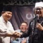 Menteri Pertahanan Prabowo Subianto bersama Budayawan Emha Ainun Nadjib atau yang akrab disapa Cak Nun. (Instagram.com/@caknundotcom)
