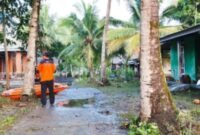 Luapan air yang merendam pemukiman warga, sedikitnya wilayah 3 RT, di Desa Bantarsari, kecamatan Bantarsari, Kabupaten Cilacap mulai surut, Sabtu (2/3/2024). (Dok. BPBD Kabupaten Cilacap)