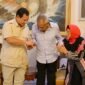 Presiden terpilih periode 2024-2029 dan Menteri Pertahanan Prabowo Subianto menjenguk Jenderal TNI (Purn) Subagyo Hadi Siswoyo (HS). (Dok. Tim Media Prabowo)