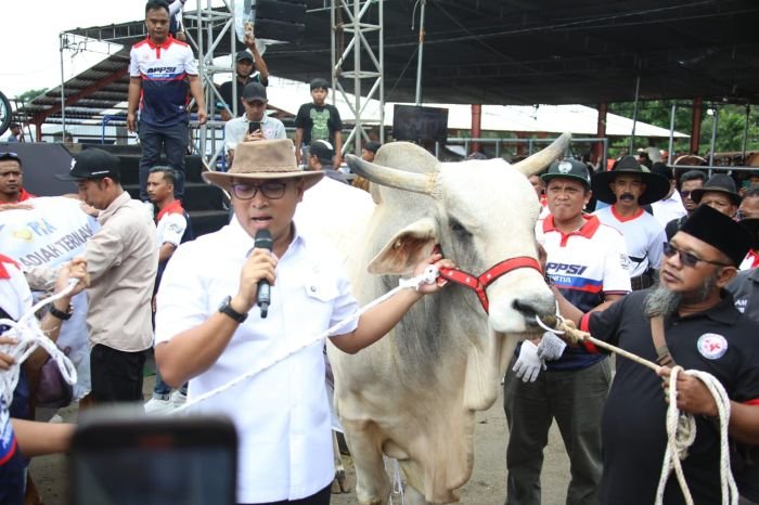 Wakil Menteri Pertanian RI, Sudaryono dalam acara Kontes dan Expo Sapi APPSI 2025 di Boyolali. (Dok. Kementan)