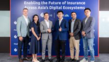 Atas (Kiri ke Kanan): Adrian Hill, Chief Digital & Consumer Officer; Maya Hoang, Digital Consumer Vice President; dan Clemens Philippi, Chief Executive Officer, MSIG Asia, bersama dengan Bill Song, Group Chief Executive Officer; Arun Sangwan, Chief Commercial Officer, APAC; dan Linguo You, Head of Presales, Peak3.