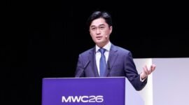 Eric Yang, President of Huawei Carrier Business, delivering a keynote speech